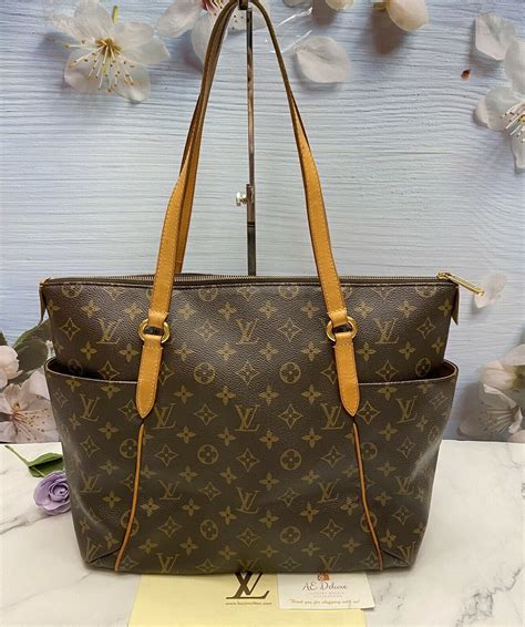 louis vuitton croissant bag price|louis vuitton monogram totally mm.